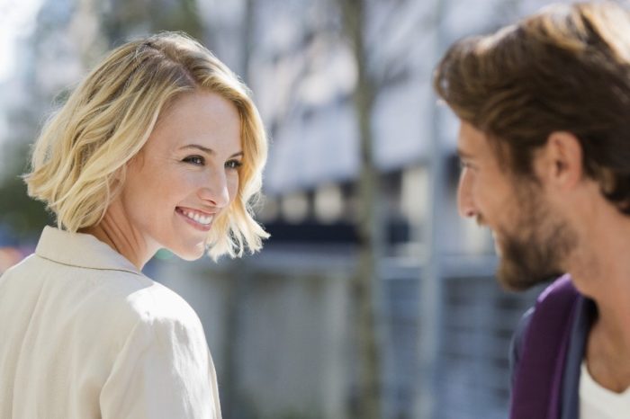 Jak flirtować lepiej – 5 sprawdzonych sposobów flirtować
