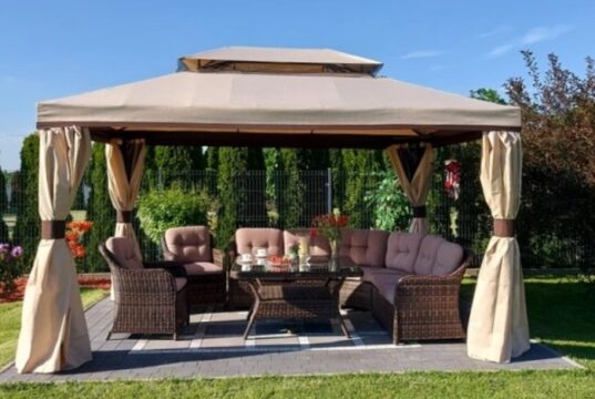 Pawilony ogrodowe – elegancka ochrona przed słońcem i deszczem pawilony ogrodowe