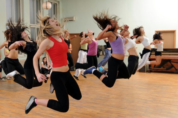 Zumba – Dlaczego jest taka modna zumba